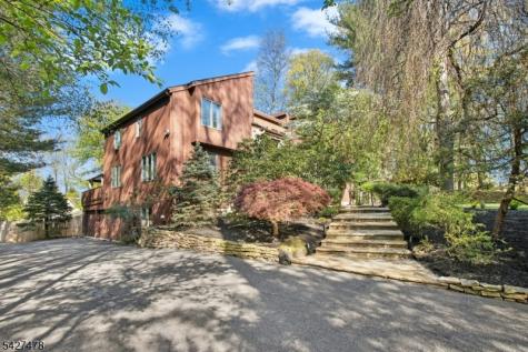 25 Ravenswood Lane Scotch Plains NJ 07076