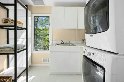 25 Ravenswood Lane Scotch Plains NJ 07076