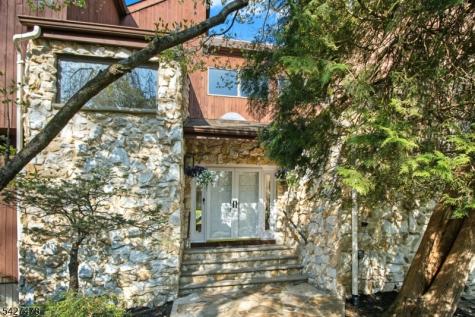 25 Ravenswood Lane Scotch Plains NJ 07076