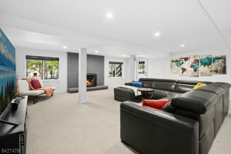 25 Ravenswood Lane Scotch Plains NJ 07076