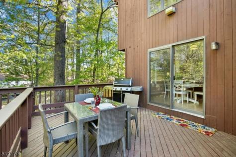 25 Ravenswood Lane Scotch Plains NJ 07076