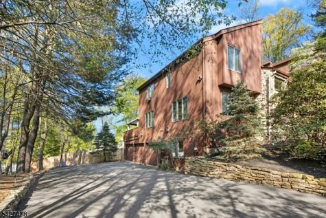 25 Ravenswood Lane Scotch Plains NJ 07076