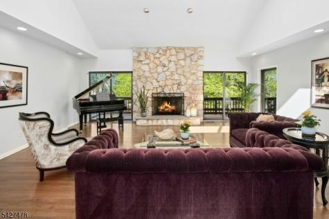 25 Ravenswood Lane Scotch Plains NJ 07076
