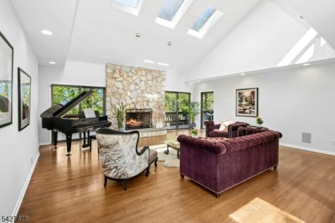 25 Ravenswood Lane Scotch Plains NJ 07076