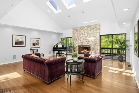 25 Ravenswood Lane Scotch Plains NJ 07076