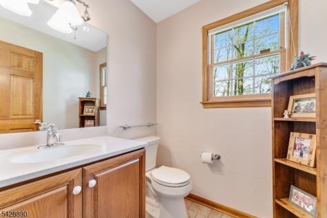 352 Bellis Road Holland NJ 08804