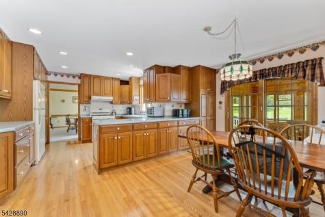 352 Bellis Road Holland NJ 08804
