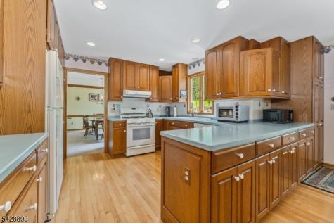 352 Bellis Road Holland NJ 08804