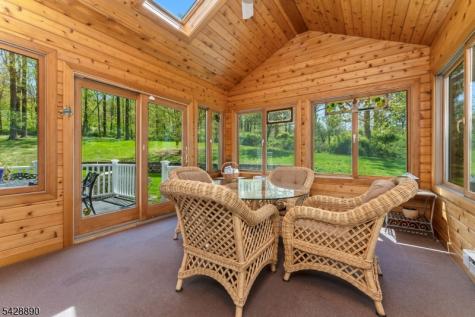 352 Bellis Road Holland NJ 08804