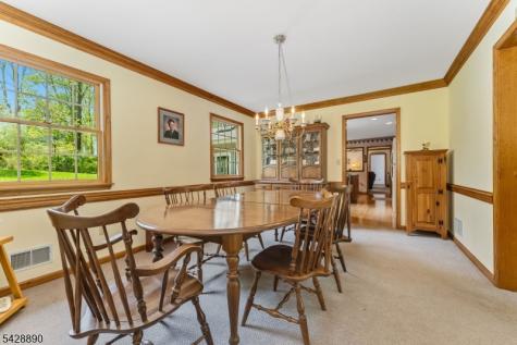 352 Bellis Road Holland NJ 08804