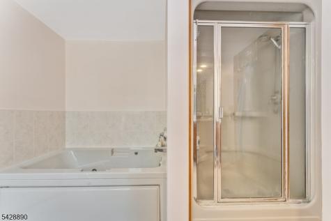 352 Bellis Road Holland NJ 08804