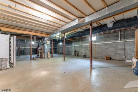 352 Bellis Road Holland NJ 08804