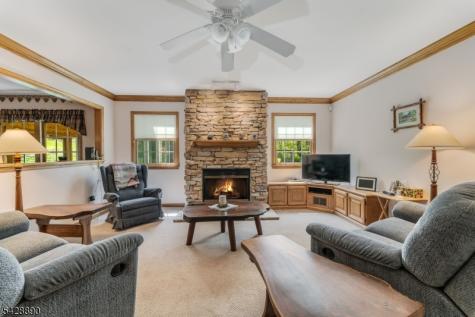 352 Bellis Road Holland NJ 08804