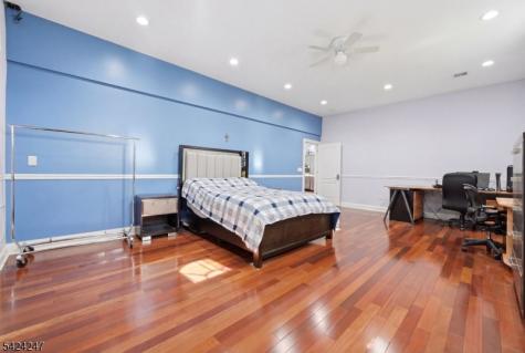 358 S Middlebush Road Franklin NJ 08873