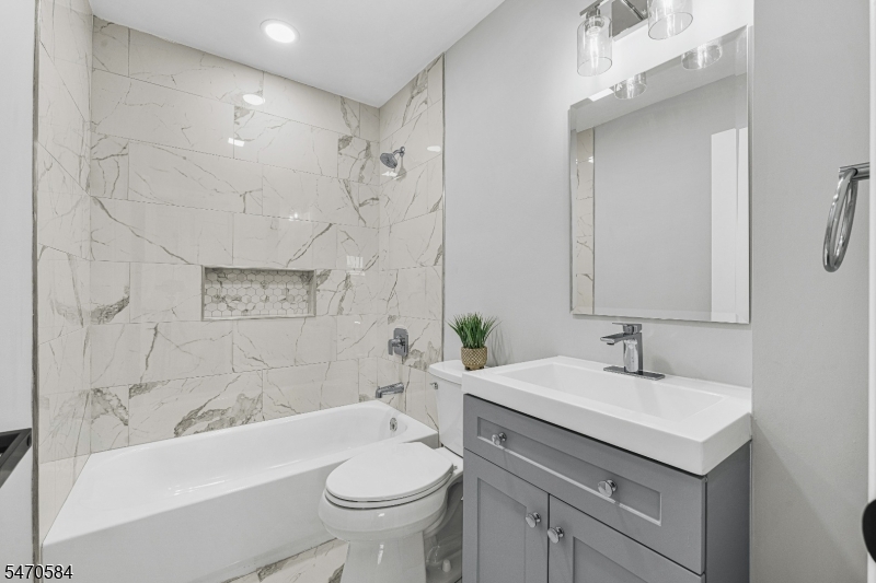 68 Elliot Place Edison NJ 08817