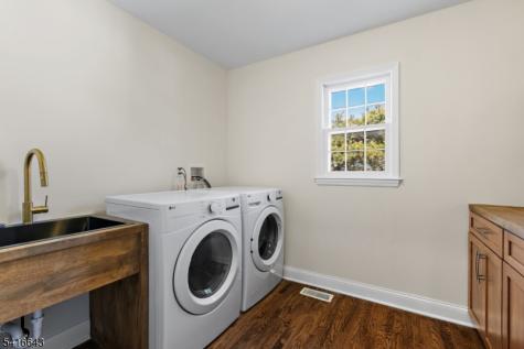 10 Robert Court Verona NJ 07044