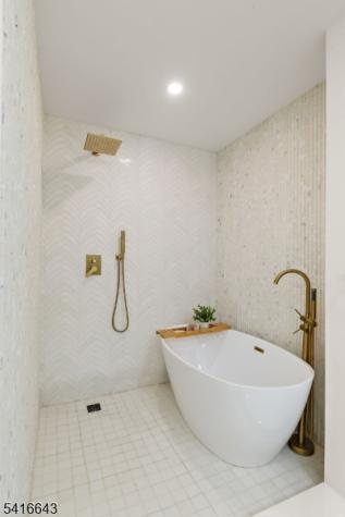 10 Robert Court Verona NJ 07044