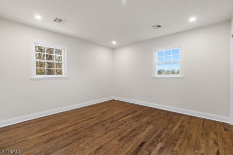 10 Robert Court Verona NJ 07044