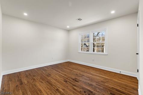 10 Robert Court Verona NJ 07044