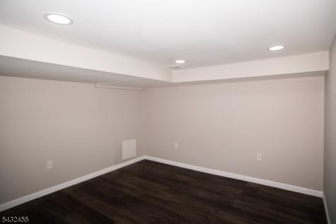 35 3 Road Avenue Little Falls NJ 07424