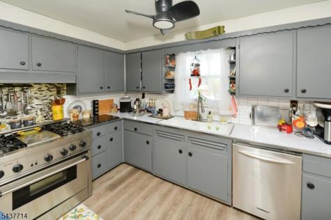 18 Parker Avenue Hawthorne NJ 07506