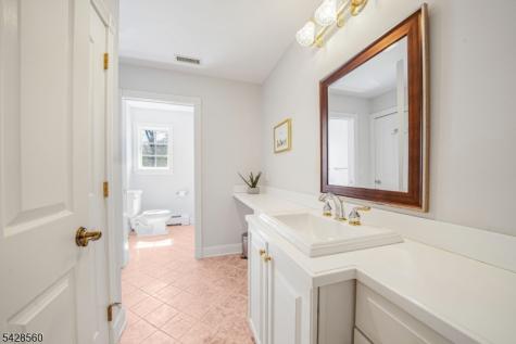9 Pennbrook Court Montville NJ 07045