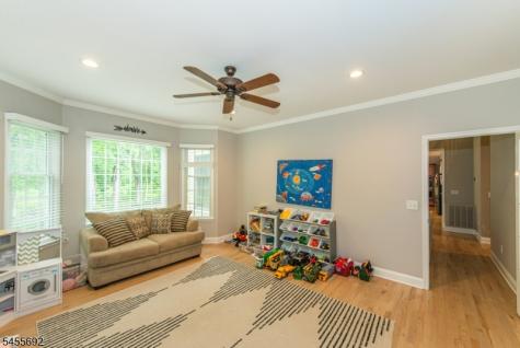 18 Stoneybrook Road Washington NJ 07853