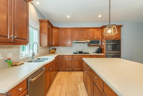 18 Stoneybrook Road Washington NJ 07853
