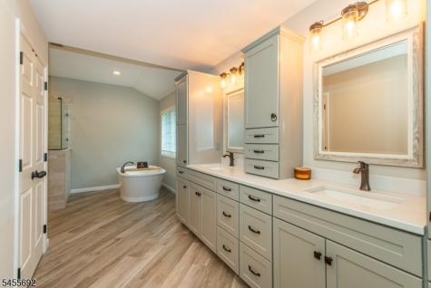 18 Stoneybrook Road Washington NJ 07853