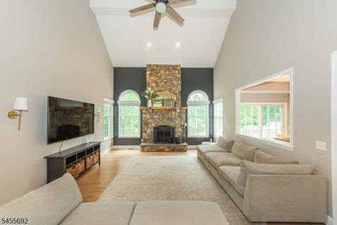 18 Stoneybrook Road Washington NJ 07853