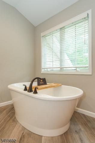 18 Stoneybrook Road Washington NJ 07853