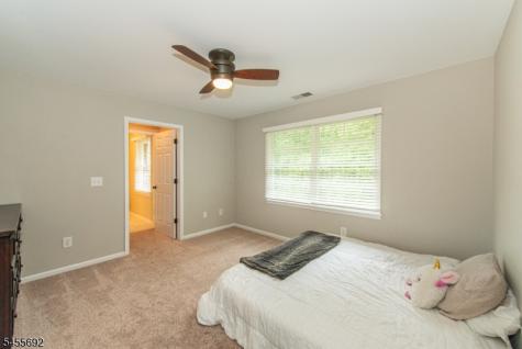 18 Stoneybrook Road Washington NJ 07853