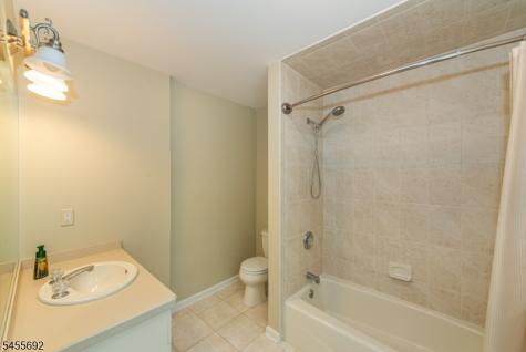 18 Stoneybrook Road Washington NJ 07853