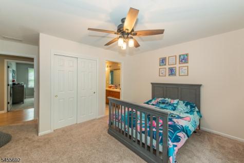 18 Stoneybrook Road Washington NJ 07853