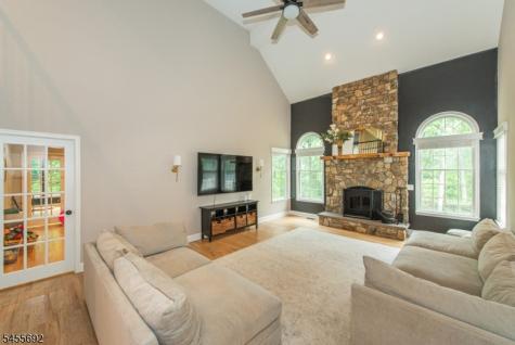 18 Stoneybrook Road Washington NJ 07853