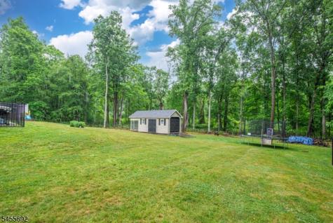 18 Stoneybrook Road Washington NJ 07853