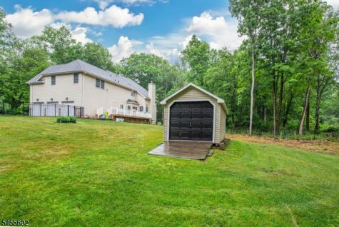 18 Stoneybrook Road Washington NJ 07853