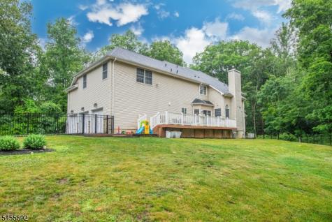 18 Stoneybrook Road Washington NJ 07853