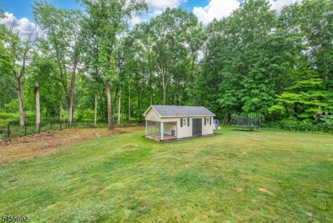 18 Stoneybrook Road Washington NJ 07853