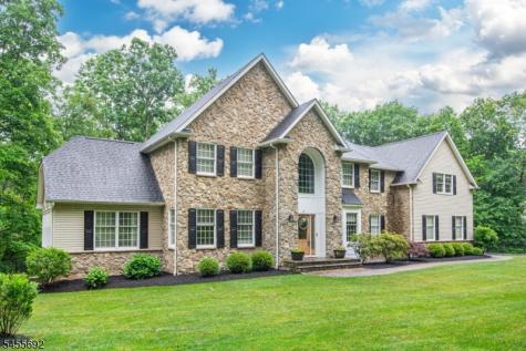 18 Stoneybrook Road Washington NJ 07853