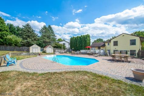 257 Eyland Avenue Roxbury NJ 07876