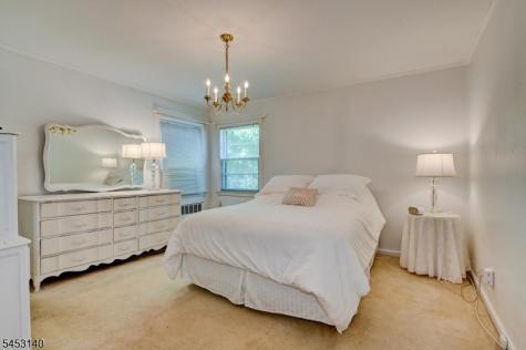 271 Summit Road Mountainside NJ 07092