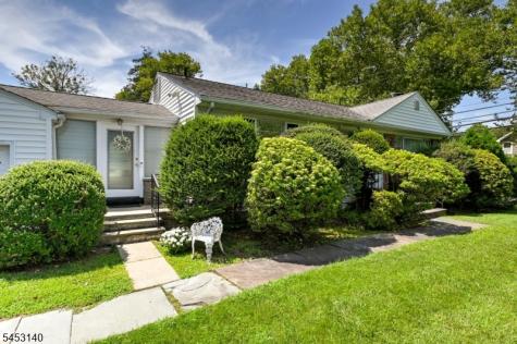 271 Summit Road Mountainside NJ 07092