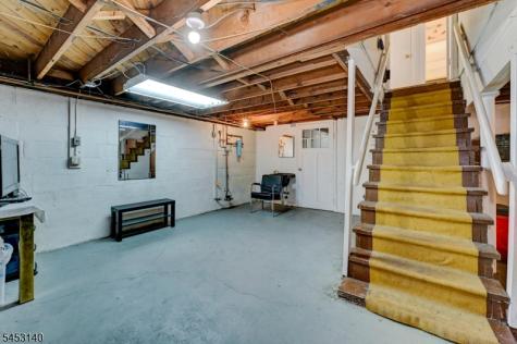 271 Summit Road Mountainside NJ 07092