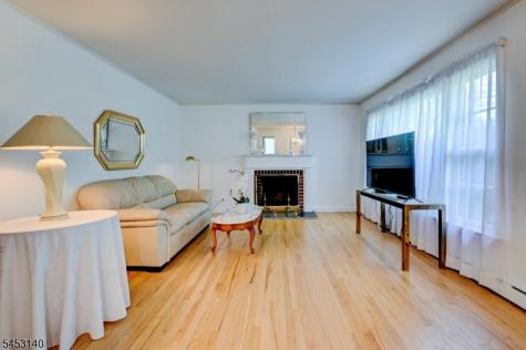 271 Summit Road Mountainside NJ 07092