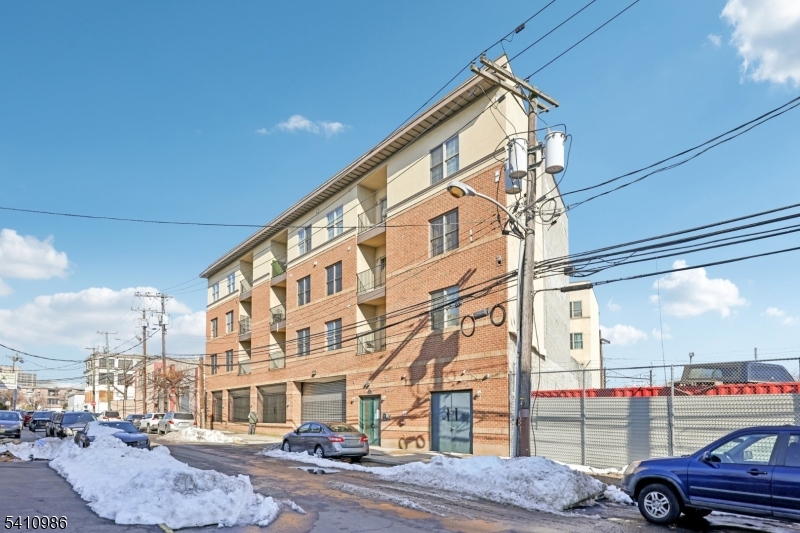 15 Tichenor Lane Newark NJ 07114