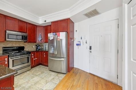 15 Tichenor Lane Newark NJ 07114