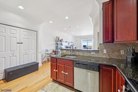 15 Tichenor Lane Newark NJ 07114