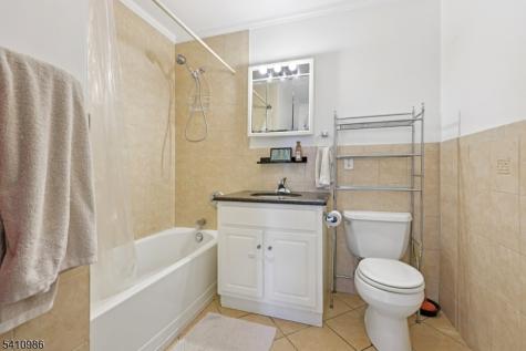 15 Tichenor Lane Newark NJ 07114