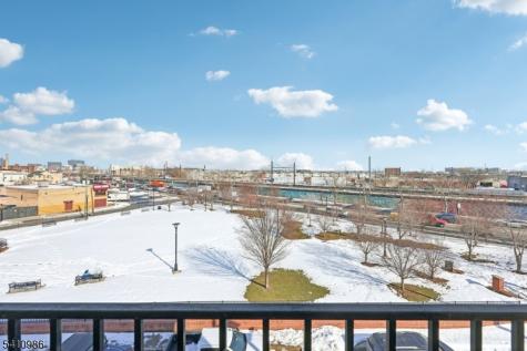 15 Tichenor Lane Newark NJ 07114